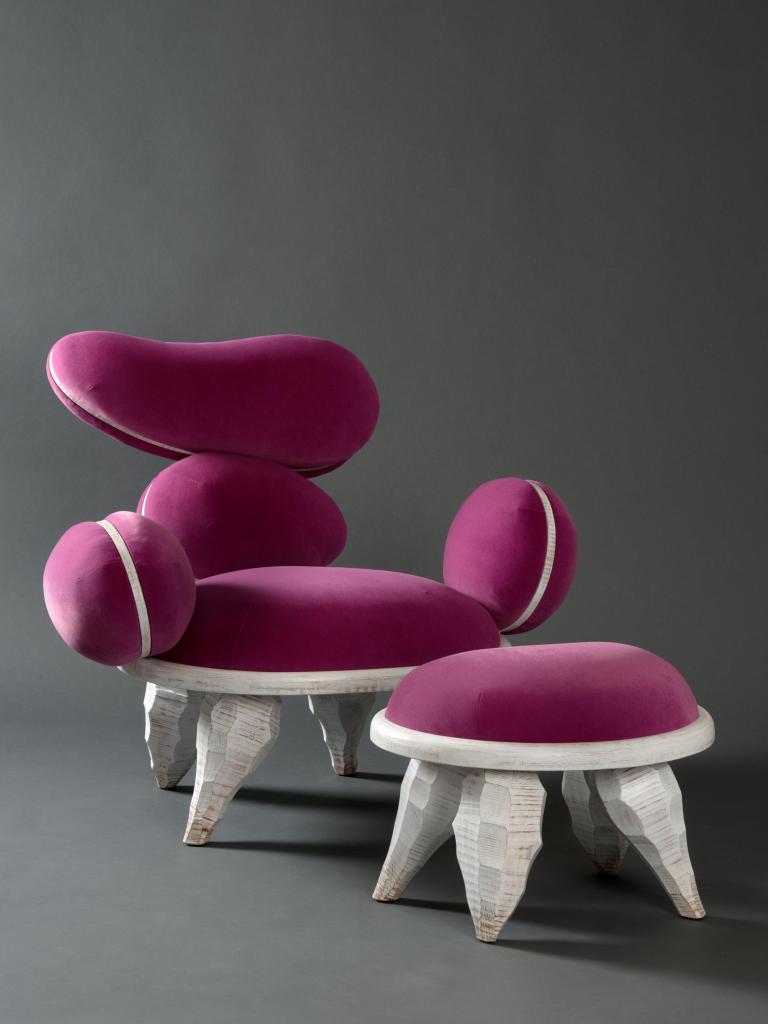 "Marie et Laure" | fauteuil et repose pied | 88 x 108 x 96 cm / r.p. 45 x 60 x 45 cm | 2014